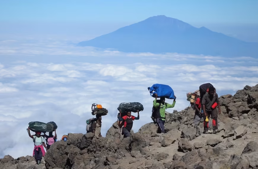 women on kilimanjaro